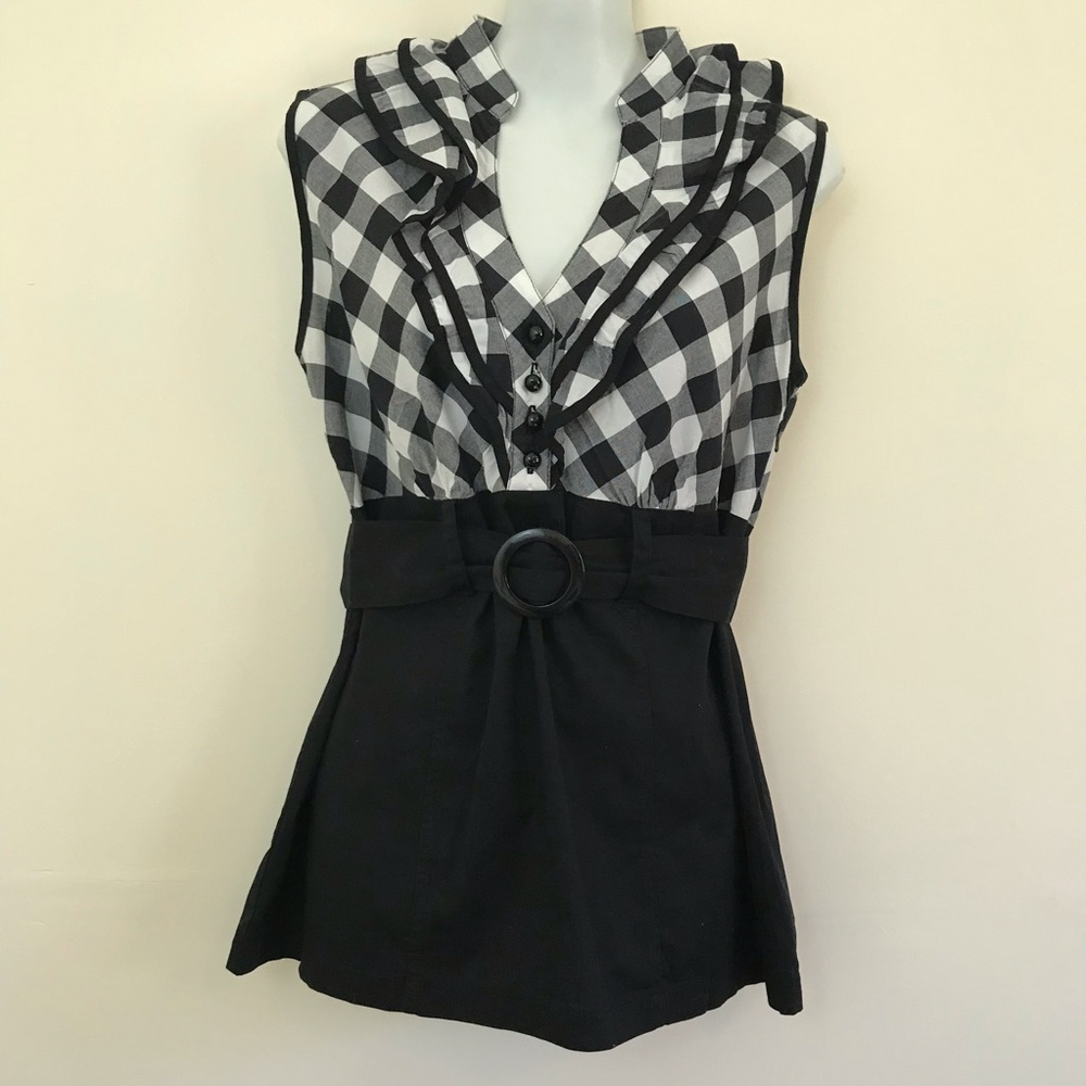 ✨3/$12✨ Dress Barn Half Button Down Short Sleeve Top